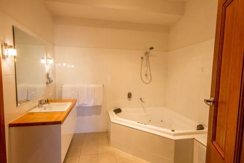 JV Jones Pty Ltd - Accommodation Nelson Bay 5