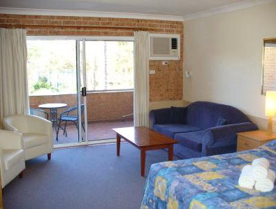Huskisson Beach Motel - Accommodation Nelson Bay 3
