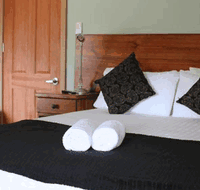 Tullah Lakeside Chalets - Accommodation Nelson Bay