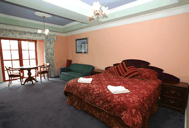 Hatchers Manor - Accommodation Nelson Bay