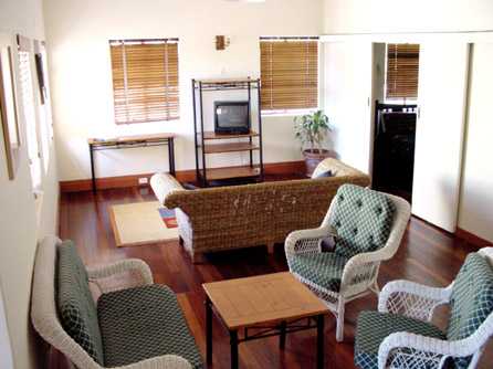 Captain Stirling Hotel - Accommodation Nelson Bay 2