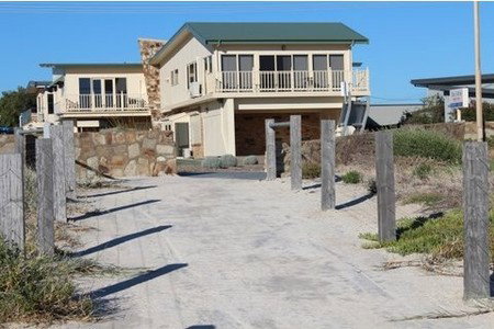 Seavista Holiday Units - Accommodation Nelson Bay 0