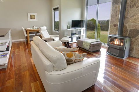 Stonetryst Spa Villas - Accommodation Nelson Bay 1