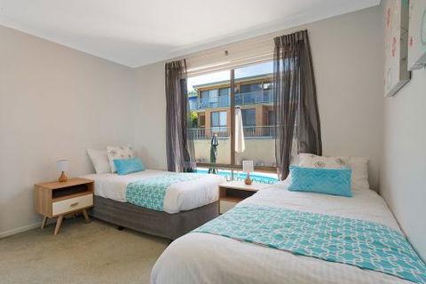 Panoramic Townhouses By Lisa - Accommodation Nelson Bay 2