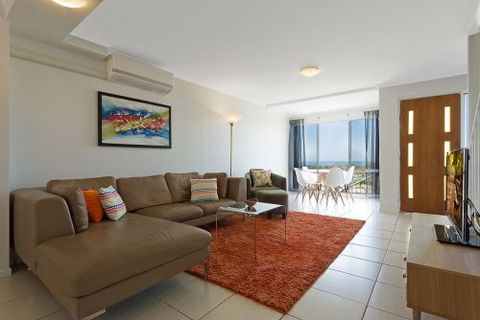 Panoramic Townhouses By Lisa - Accommodation Nelson Bay 4