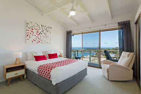 Panoramic Townhouses By Lisa - Accommodation Nelson Bay 6