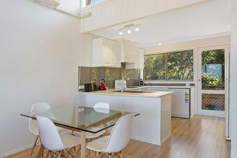 Panoramic Townhouses By Lisa - Accommodation Nelson Bay 9