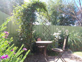 Robyn's Nest Country Cottages - Accommodation Nelson Bay 0