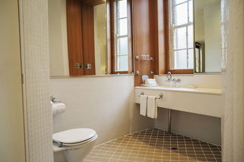 Holiday Inn Old Sydney The Rocks - Accommodation Nelson Bay 2