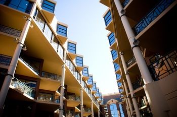 Amora Riverwalk Melbourne - Accommodation Nelson Bay 10