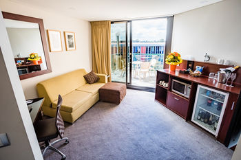 Amora Riverwalk Melbourne - Accommodation Nelson Bay 67