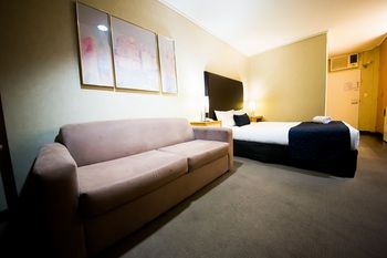 Sandown Regency - Nelson Bay Accommodation.com 26