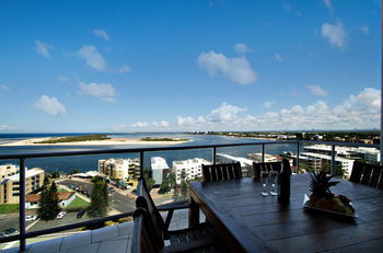Pumicestone Blue - Accommodation Nelson Bay 8