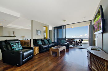 Pumicestone Blue - Accommodation Nelson Bay 38