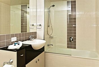 Pumicestone Blue - Accommodation Nelson Bay 2