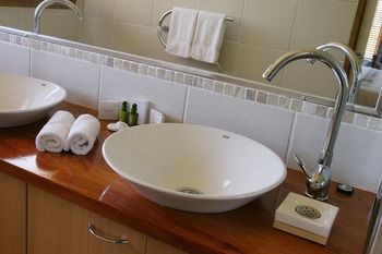 Lake Weyba Cottages Noosa - Accommodation Nelson Bay 9