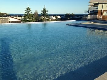 Caves Beachside Hotel - Accommodation Nelson Bay 0