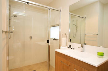 Caves Beachside Hotel - Accommodation Nelson Bay 9