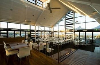 Caves Beachside Hotel - Accommodation Nelson Bay 12