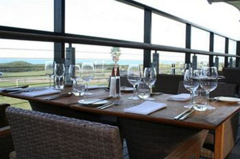 Caves Beachside Hotel - Accommodation Nelson Bay 13