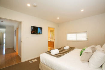 Caves Beachside Hotel - Accommodation Nelson Bay 18