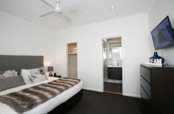 Caves Beachside Hotel - Accommodation Nelson Bay 19