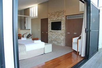 Caves Beachside Hotel - Accommodation Nelson Bay 27
