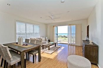 Caves Beachside Hotel - Accommodation Nelson Bay 43