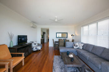 Caves Beachside Hotel - Accommodation Nelson Bay 46