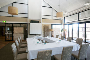 Caves Beachside Hotel - Accommodation Nelson Bay 49