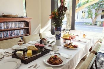 Lily Sands Inn - Accommodation Nelson Bay 2