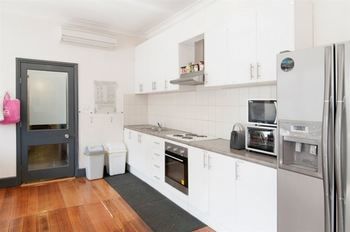 Lily Sands Inn - Accommodation Nelson Bay 3