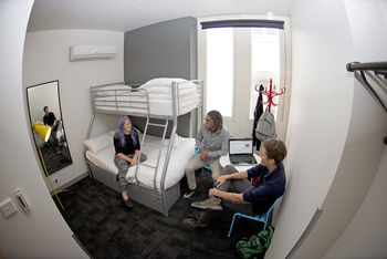 United Backpackers Melbourne - Nelsons Bay Accommodation 11
