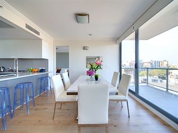 Zara Tower - Luxury Suites And Apartments - Accommodation Nelson Bay 3