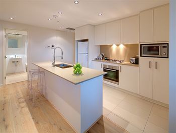 Zara Tower - Luxury Suites And Apartments - Accommodation Nelson Bay 5