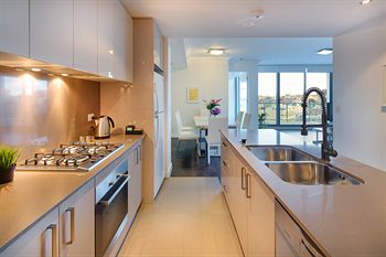 Zara Tower - Luxury Suites And Apartments - Accommodation Nelson Bay 28