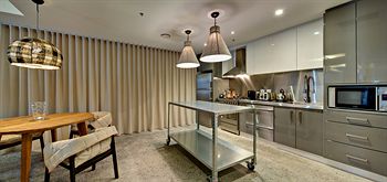 Zara Tower - Luxury Suites And Apartments - Accommodation Nelson Bay 32