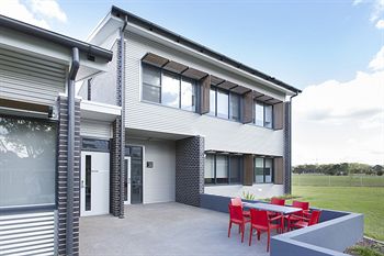 Western Sydney University Village Hawkesbury - Accommodation Nelson Bay 2