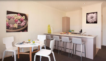 H Boutique Hotel - Nelson Bay Accommodation.com 23