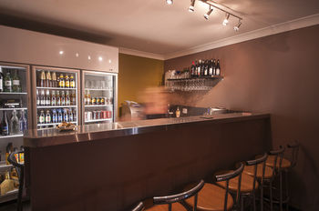 Colonial Terrace Motor Inn - Accommodation Nelson Bay 3