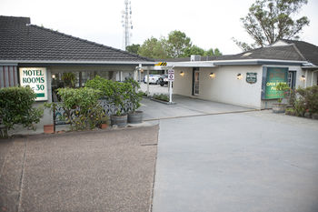 Colonial Terrace Motor Inn - Accommodation Nelson Bay 12