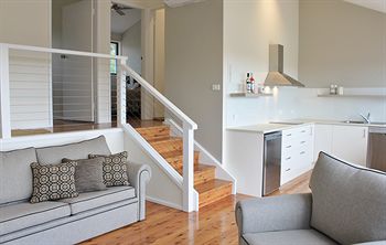 Wine Country Villas - Accommodation Nelson Bay 5