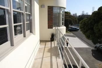 Albert Road Serviced Apartments - Accommodation Nelson Bay 2