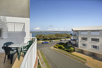 Sandy Shores Luxury Holiday Units - Accommodation Nelson Bay 4