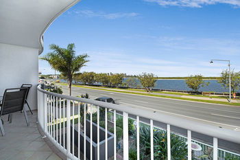 Sandy Shores Luxury Holiday Units - Accommodation Nelson Bay 6