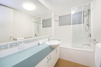 Sandy Shores Luxury Holiday Units - Accommodation Nelson Bay 8