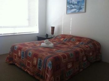 Bayviews & Harbourview Holiday Apartments - Accommodation Nelson Bay 2