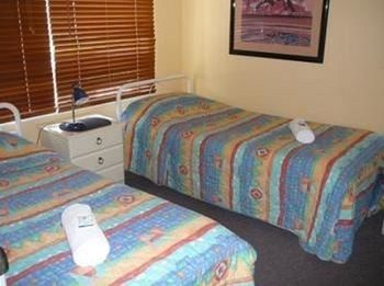 Bayviews & Harbourview Holiday Apartments - Accommodation Nelson Bay 3
