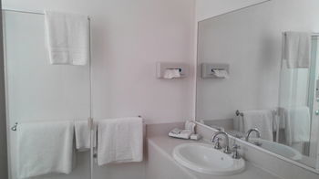 Branxton House Motel, Hunter Valley - Accommodation Nelson Bay 10