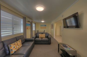 Alex Beach Cabins - Accommodation Nelson Bay 14